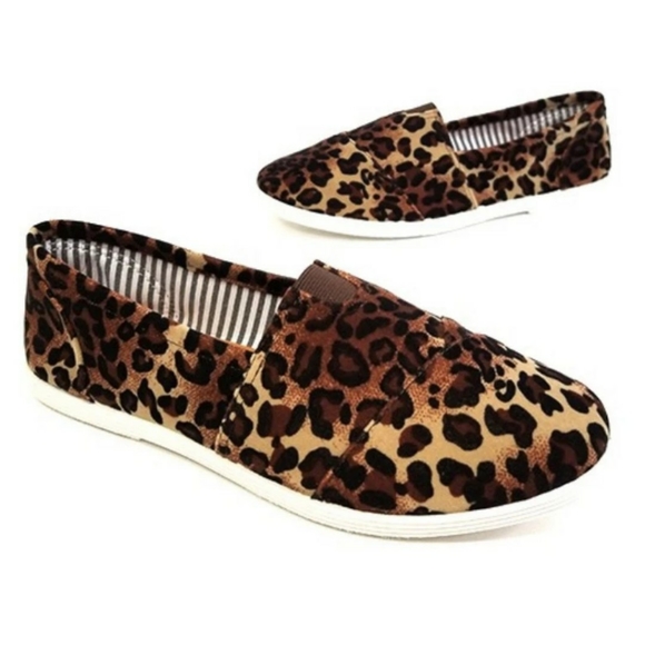 🐆 Leopard Print Slip On Shoes - Picture 2 of 16